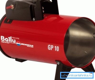 Na fotografii - mobilní generátor tepla Na fotografii - mobilní generátor tepla