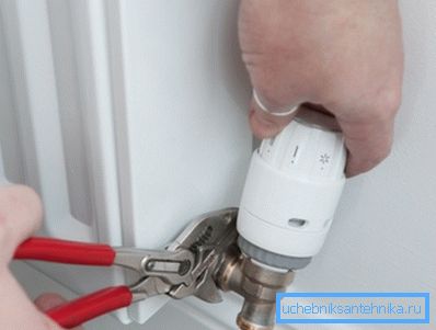 Při fotoinstalaci regulátoru