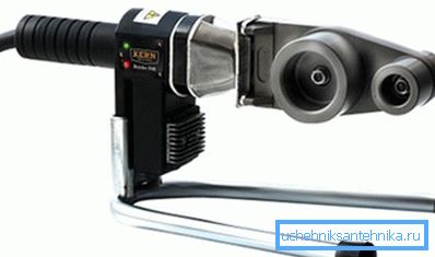 Na fotografii - páječka pro trubky Na fotografii - páječka pro trubky