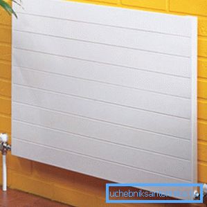 Na obrázku je příklad kompaktní instalace plochého topení.