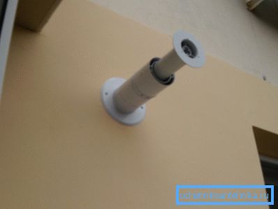 Na fotografii je vynucené vypouštění výfukových plynů