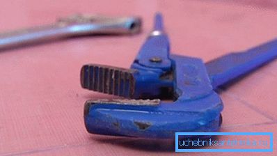 V tlačítek s nastavitelným rozlišením a 