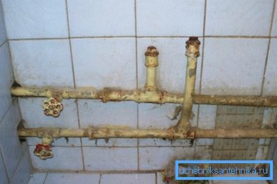 U fototrubiček, které byste měli naléhavě vyměnit (zkontrolujte systém napájení vody) U fototrubiček, které byste měli naléhavě vyměnit (zkontrolujte systém napájení vody)