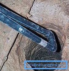 Při fotoinstalaci trubek absorbujících teplo v dolu Při fotoinstalaci trubek absorbujících teplo v dolu