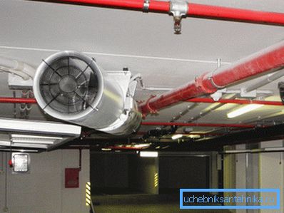 Na fotografii - ventilátor na výfukovém kanálu