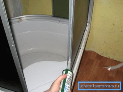Aplikace silikonového těsnění