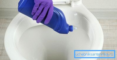 Aplikujte kompozici na vnitřní povrch Aplikujte kompozici na vnitřní povrch