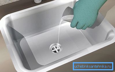 Některé formulace pro takovou práci mohou být toxické, a proto při práci s nimi stojí za to používat osobní ochranné pomůcky. Některé formulace pro takovou práci mohou být toxické, a proto při práci s nimi stojí za to používat osobní ochranné pomůcky.