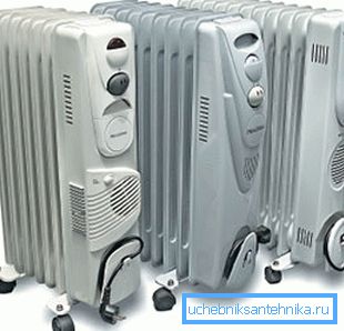 Několik modelů s ventilátorem Několik modelů s ventilátorem