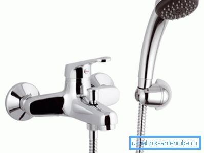 Jednoduchá páková baterie s flexibilním sprchovým koutem Jednoduchá páková baterie s flexibilním sprchovým koutem
