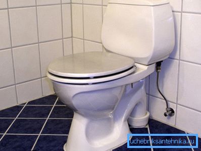 Čisté a čisté WC zvyšuje pohodlí a kvalitu všech skříní. Čisté a čisté WC zvyšuje pohodlí a kvalitu všech skříní.