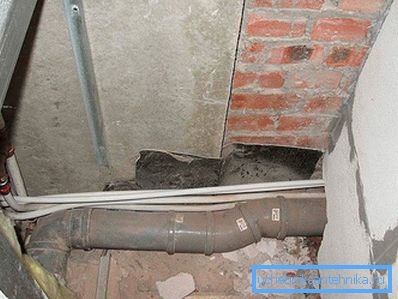 3965 Dlouhé odtokové potrubí pro přesun toalety na dlouhou vzdálenost