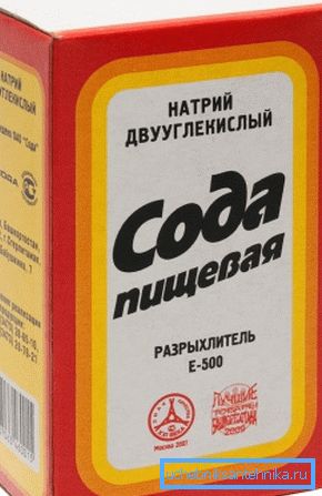 Soda je skvělý prostředek k odstranění plaku, jeho cena je nízká, což činí tuto volbu velmi atraktivní.