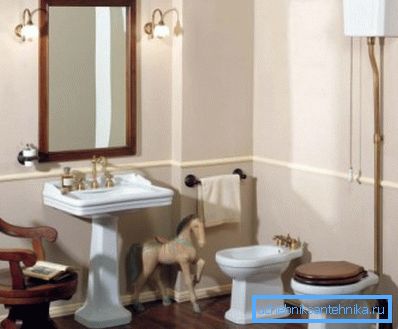 Plastika vypadá téměř nerozlišitelná od fajánky nebo porcelánu