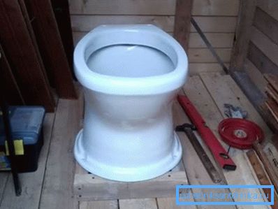 Plastová toaleta pro dacha Plastová toaleta pro dacha