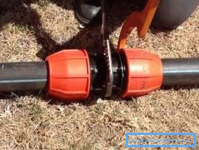 HDPE potrubí a armatury pro letní zásobování vodou v příměstské oblasti