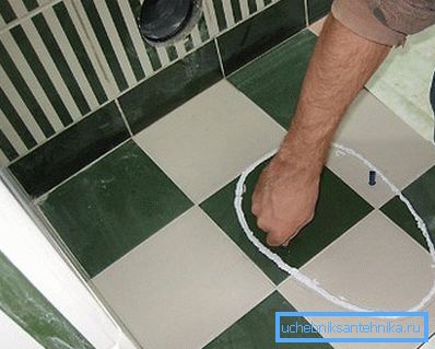 Je lepší rozmazat podlahu pod podešví silikonovým tmelem. Je lepší rozmazat podlahu pod podešví silikonovým tmelem.