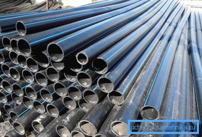 Polyetylénové trubky bez zásuvky pro instalaci hlavních podzemních sítí. Polyetylénové trubky bez zásuvky pro instalaci hlavních podzemních sítí.