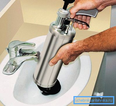 Pokuste se použít hydraulické čerpadlo