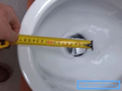 Někdy, aby si zvolili správné WC, stojí za to udělat určité měření.