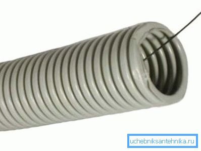 Téměř všechny materiály pro tento účel mají kovový brouk, který usnadňuje uvedení na kabel nebo drát Téměř všechny materiály pro tento účel mají kovový brouk, který usnadňuje uvedení na kabel nebo drát