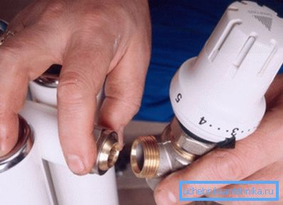 Instalace používá odpojitelné připojení Instalace používá odpojitelné připojení