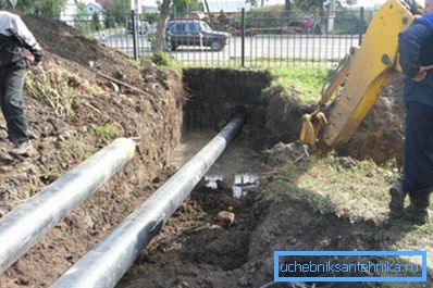 Při pokládání potrubí pod silnici pomůže speciální zařízení