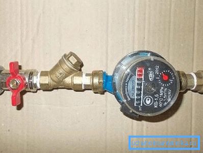 Použití kulového kohoutu při instalaci měřidla