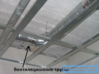Příklad instalace potrubí v podhledech Příklad instalace potrubí v podhledech