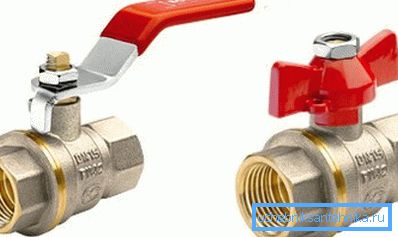 Příklady kulových ventilů s různými tvary držadel