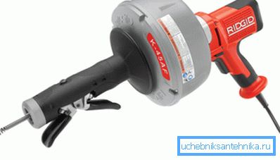 Vyčišťovací vůz pro trubky o průměru až 75 mm.