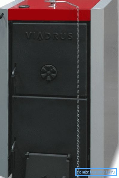 Výrobci vyrábějí kotle na tuhá paliva pro uhlí s možností poloautomatického nastavení teploty chladicí kapaliny Výrobci vyrábějí kotle na tuhá paliva pro uhlí s možností poloautomatického nastavení teploty chladicí kapaliny