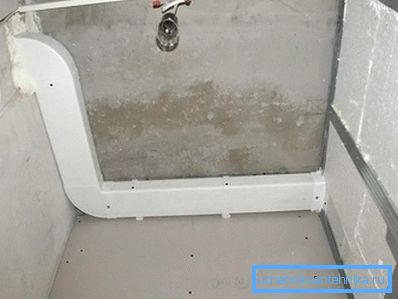 Obdélníkové trubky se lze lehce ukrýt za zavěšeným stropem. Obdélníkové trubky se lze lehce ukrýt za zavěšeným stropem.