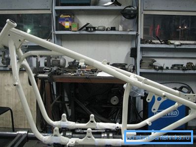 Rámy motocyklů a motorových vozidel jsou vyrobeny z trubek vyrobených podle zvláštního standardu. Rámy motocyklů a motorových vozidel jsou vyrobeny z trubek vyrobených podle zvláštního standardu.