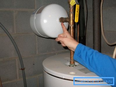 Extender namontovaný na zdi Extender namontovaný na zdi