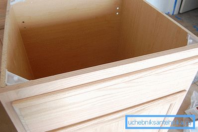 Zvažte, jak můžete sestavit stůl pod dřezem v koupelně vlastními rukama. Zvažte, jak můžete sestavit stůl pod dřezem v koupelně vlastními rukama.