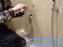 Opravte sprchu výměnou směšovače Opravte sprchu výměnou směšovače