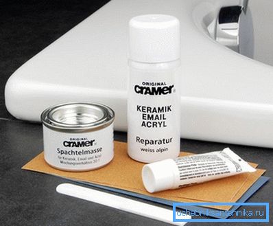 Renovace koupelny se sprchou pomocí takových kompozic je značně zjednodušená.