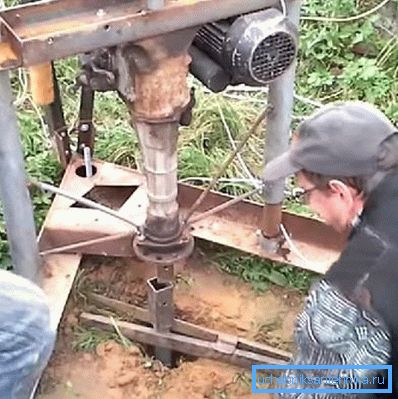 Samostatná instalace pro vrtání vrtů v měkké půdě Samostatná instalace pro vrtání vrtů v měkké půdě