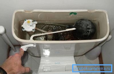 Odtokový systém je velmi důležitý pro efektivní provoz záchodové mísy. Odtokový systém je velmi důležitý pro efektivní provoz záchodové mísy.