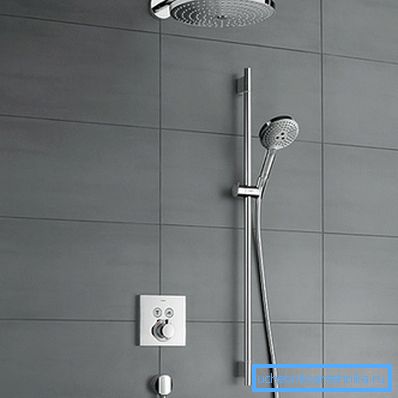 Skryté instalace potrubí v minimalistickém interiéru