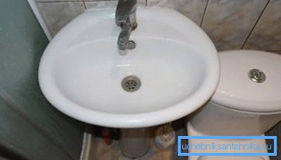 Vypouštěcí nádrž by neměla být příliš široká Vypouštěcí nádrž by neměla být příliš široká