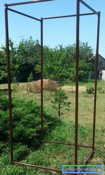 Sestavený ocelový rám