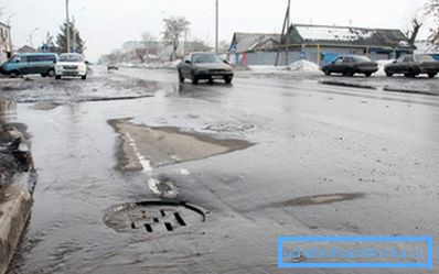 Obsah dešťové vody je vykládán do rybníka nebo na reliéf bez čištění.