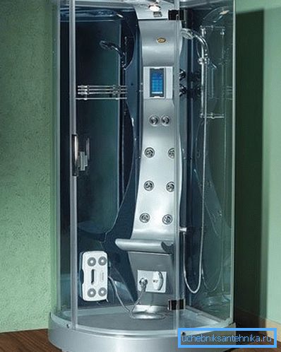 Moderní sprcha s hydromasáží. Moderní sprcha s hydromasáží.