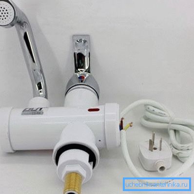 Speciální tryska na kohoutku okamžitého elektrického ohřívače vody Speciální tryska na kohoutku okamžitého elektrického ohřívače vody