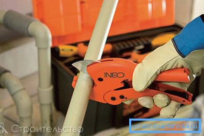Speciální nůž určený k řezání takových materiálů