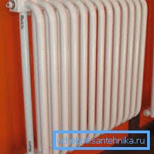 Průměrný tepelný výkon jedné části je 100 W