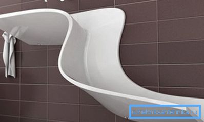 To je to, co vypadá designer akrylové dřezy pro koupelnu.