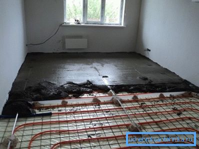 Podlaha ohřejte vytápěním těsně před cementovým pískem Podlaha ohřejte vytápěním těsně před cementovým pískem